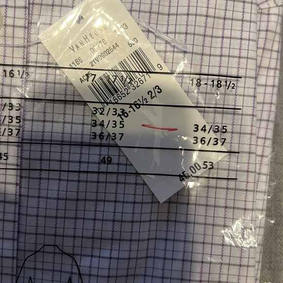 HOST PICK - Van Heusen Wrinkle Free Men’s Button up - Picture 3 of 10